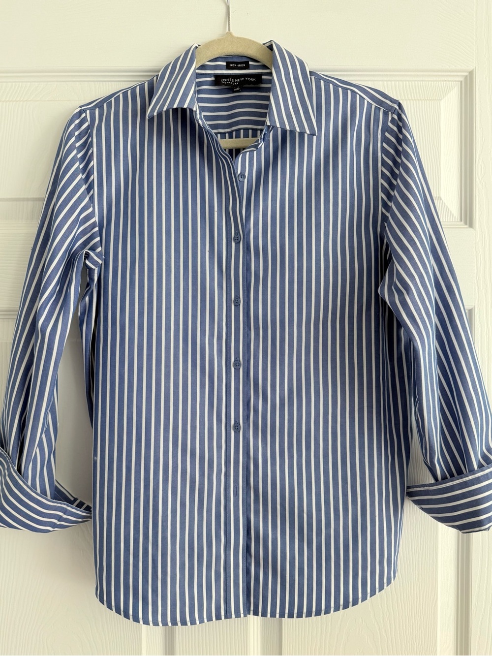 100% cotton blue & white non-iron button down shirt (M)